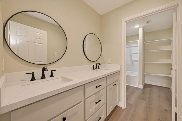 7430 Spencer Highway A, Pasadena, TX 77505