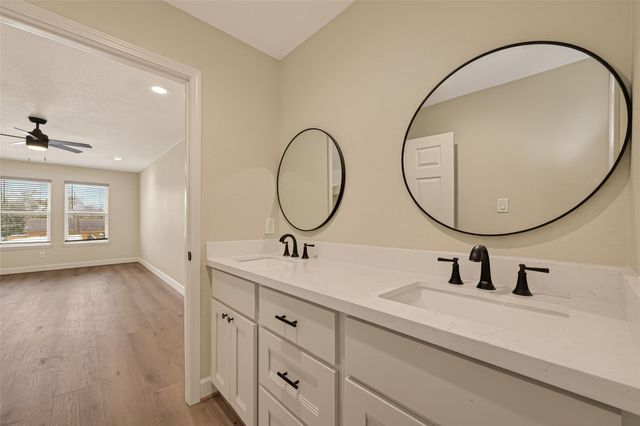 7430 Spencer Highway A, Pasadena, TX 77505