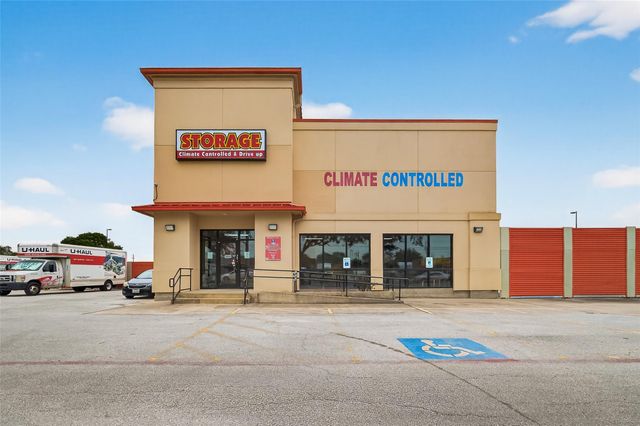 7430 Spencer Highway A, Pasadena, TX 77505