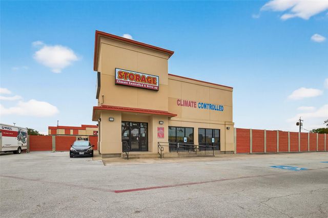 7430 Spencer Highway A, Pasadena, TX 77505