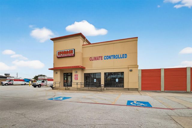 7430 Spencer Highway A, Pasadena, TX 77505