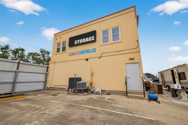 7430 Spencer Highway A, Pasadena, TX 77505