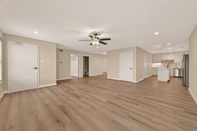 7430 Spencer Highway A, Pasadena, TX 77505