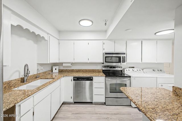 515 S PARKCREST -- 523, Mesa, AZ 85206