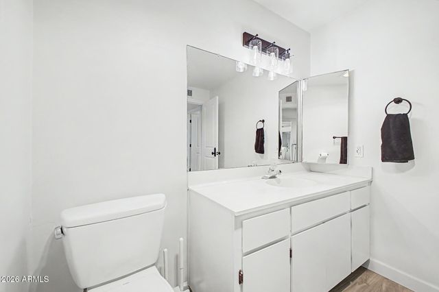 515 S PARKCREST -- 523, Mesa, AZ 85206