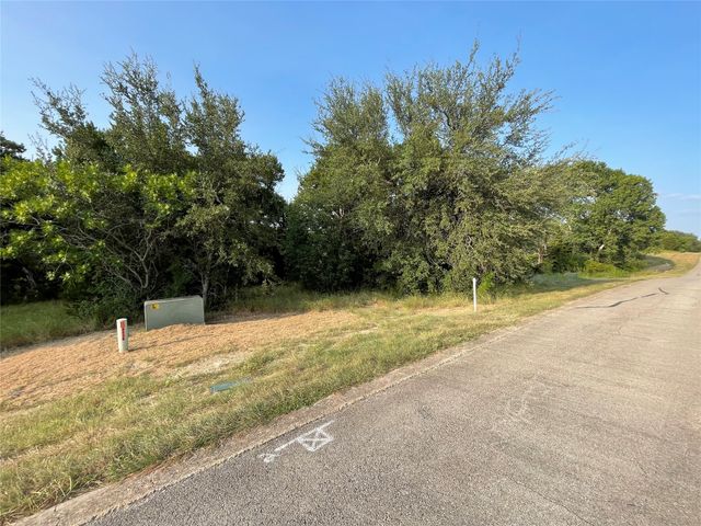 8033 Retreat Boulevard, Cleburne, TX 76033