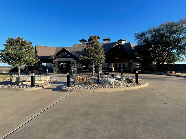 8033 Retreat Boulevard, Cleburne, TX 76033