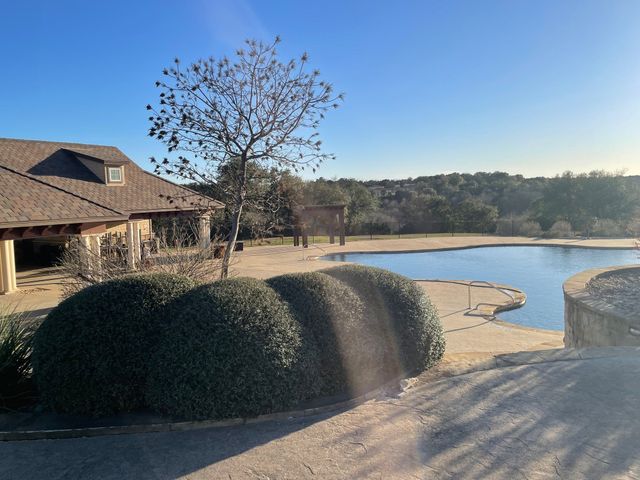 8033 Retreat Boulevard, Cleburne, TX 76033
