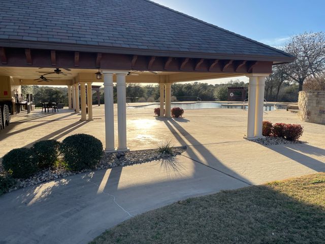 8033 Retreat Boulevard, Cleburne, TX 76033