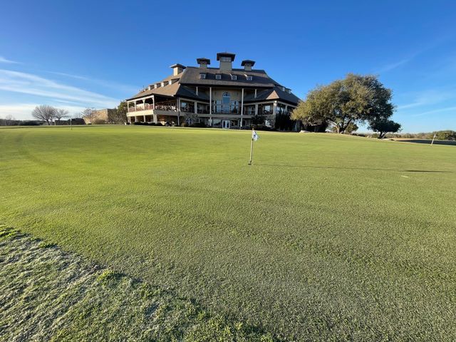 8033 Retreat Boulevard, Cleburne, TX 76033