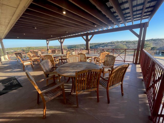 8033 Retreat Boulevard, Cleburne, TX 76033