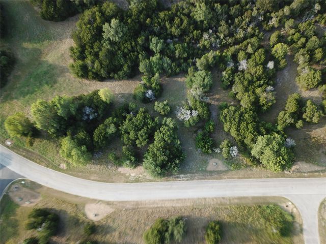 8033 Retreat Boulevard, Cleburne, TX 76033