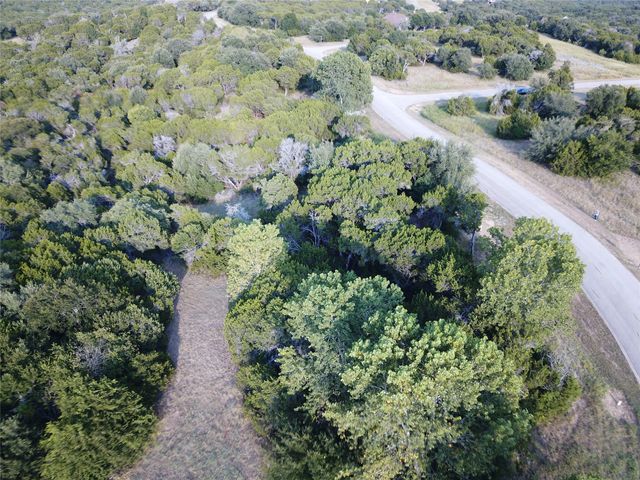 8033 Retreat Boulevard, Cleburne, TX 76033