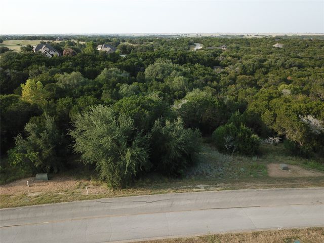 8033 Retreat Boulevard, Cleburne, TX 76033