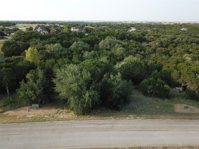8033 Retreat Boulevard, Cleburne, TX 76033