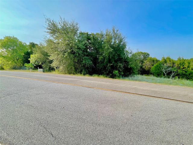 8033 Retreat Boulevard, Cleburne, TX 76033