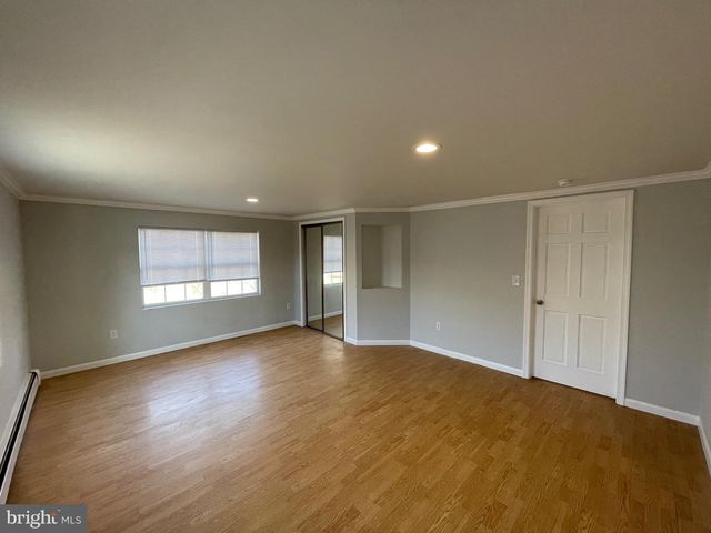 1710 LOWER ROCKY DALE RD, Green Lane, PA 18054