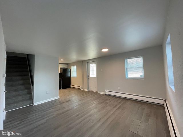 1710 LOWER ROCKY DALE RD, Green Lane, PA 18054