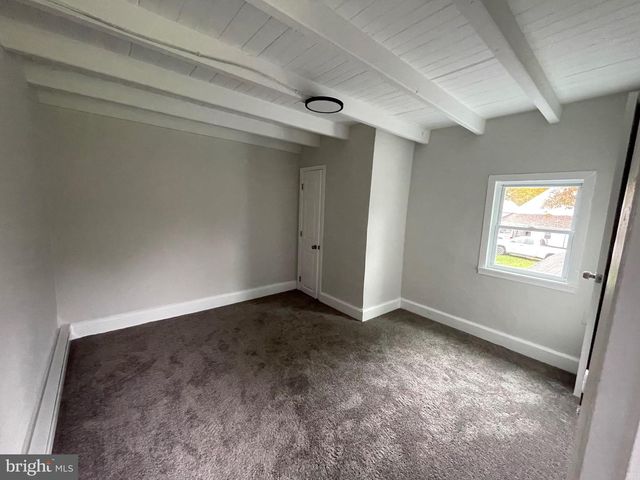 1710 LOWER ROCKY DALE RD, Green Lane, PA 18054