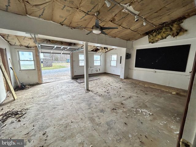 1710 LOWER ROCKY DALE RD, Green Lane, PA 18054