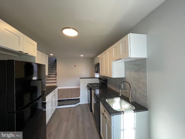 1710 LOWER ROCKY DALE RD, Green Lane, PA 18054