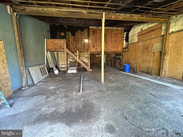 1710 LOWER ROCKY DALE RD, Green Lane, PA 18054