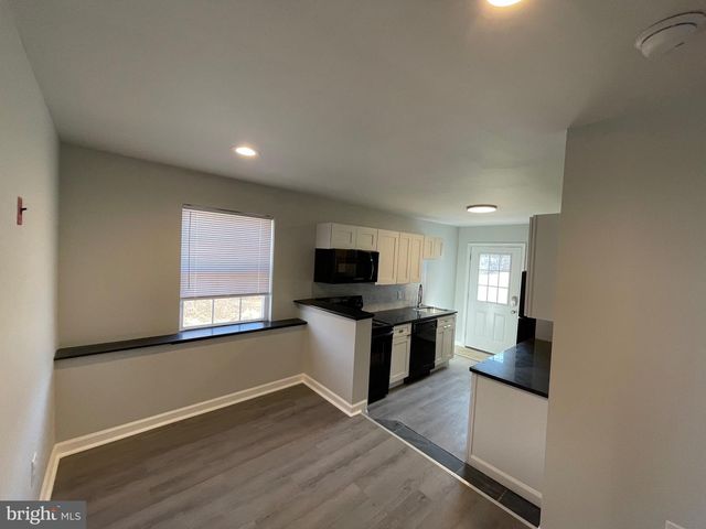 1710 LOWER ROCKY DALE RD, Green Lane, PA 18054