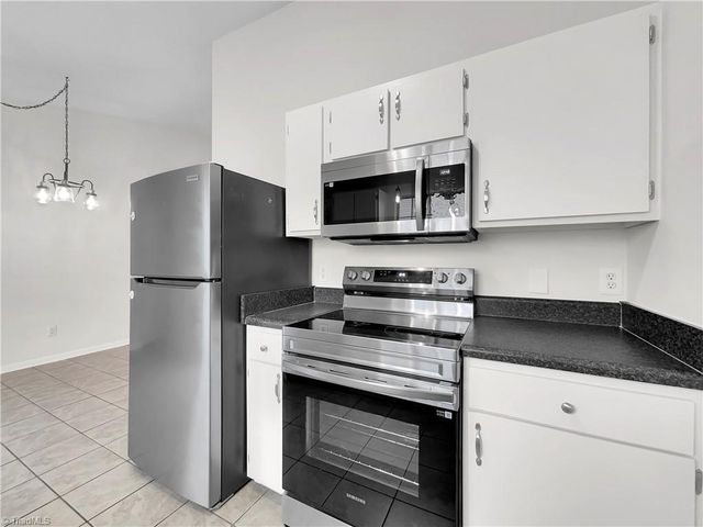 2410 Stratford Lake Road, Winston-salem, NC 27103