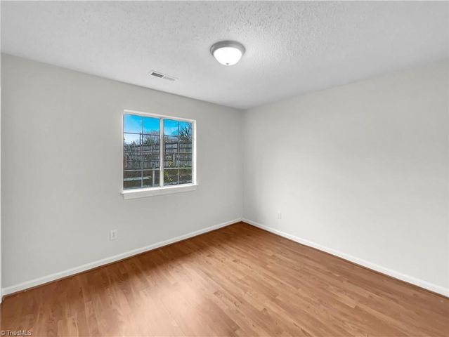 2410 Stratford Lake Road, Winston-salem, NC 27103