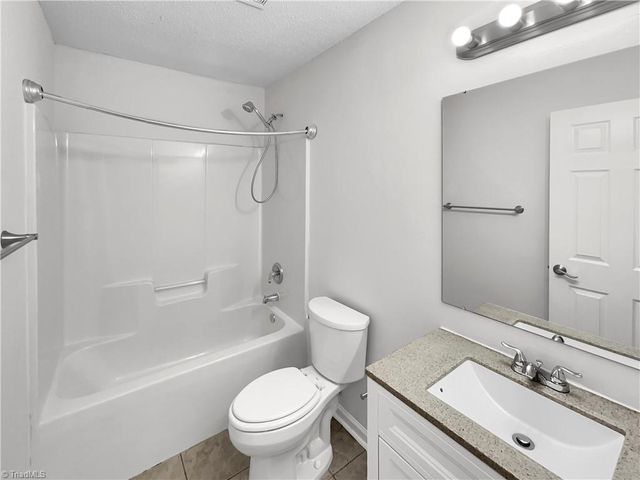 2410 Stratford Lake Road, Winston-salem, NC 27103