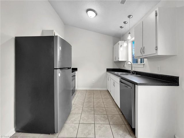 2410 Stratford Lake Road, Winston-salem, NC 27103