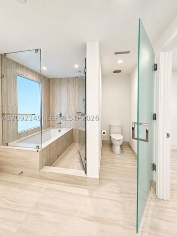 2411 LAGUNA CIR 1111, North Miami, FL 33181