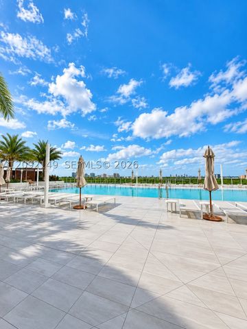 2411 LAGUNA CIR 1111, North Miami, FL 33181