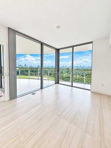 2411 LAGUNA CIR 1111, North Miami, FL 33181