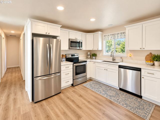 4073 MARSHALL Ave, Eugene, OR 97402