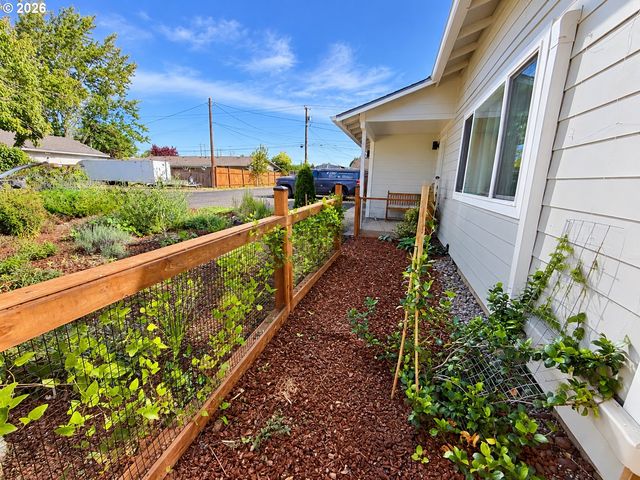 4073 MARSHALL Ave, Eugene, OR 97402