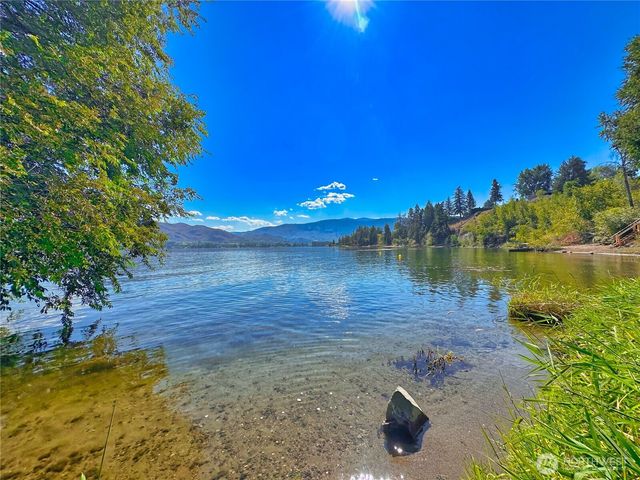 76 B Westlake Road, Oroville, WA 98844