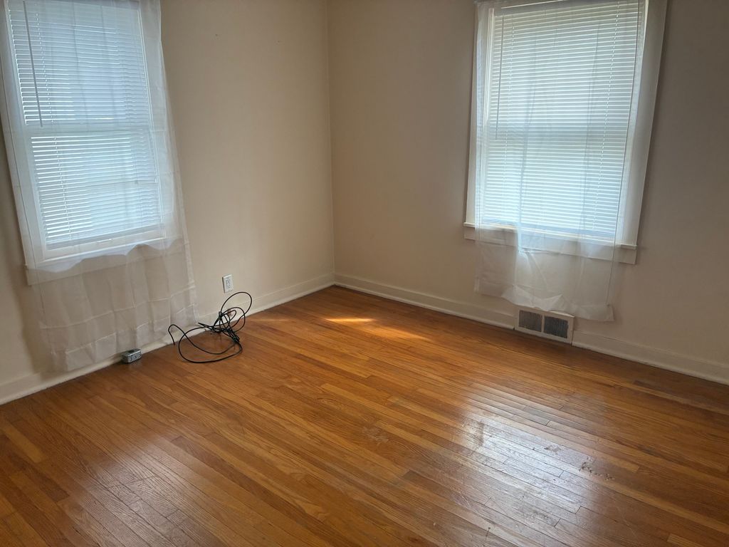 Image 14 of property listing at 2712 Logan Street, Mt Vernon, IL 62864