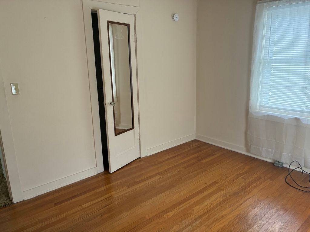 Image 15 of property listing at 2712 Logan Street, Mt Vernon, IL 62864