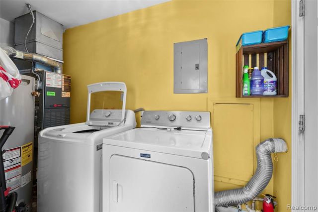 536 E Barrett Avenue, Madison Heights, MI 48071
