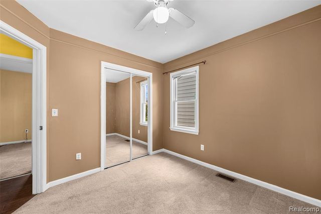 536 E Barrett Avenue, Madison Heights, MI 48071