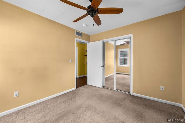 536 E Barrett Avenue, Madison Heights, MI 48071