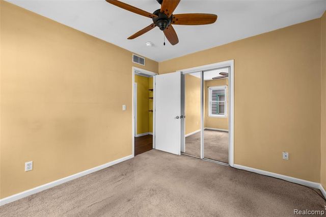536 E Barrett Avenue, Madison Heights, MI 48071