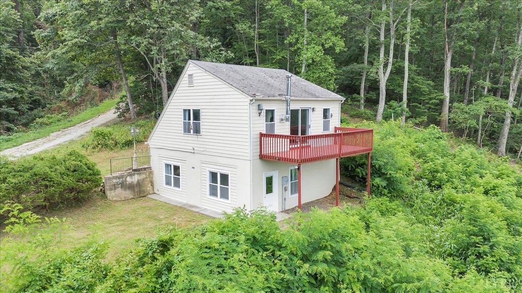 759 Grants Hollow Road, Monroe, VA 24574