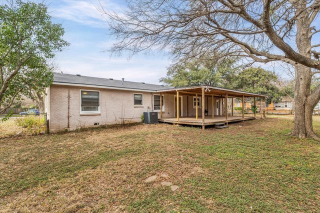 351 Santa Fe Drive, Woodway, TX 76712