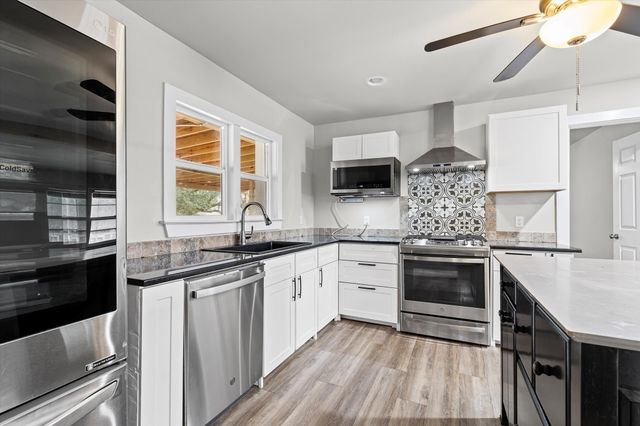 351 Santa Fe Drive, Woodway, TX 76712