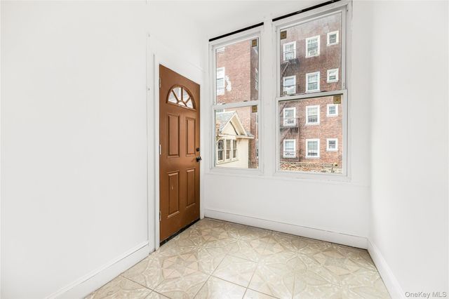 214 E Prospect Avenue, Mount Vernon, NY 10550