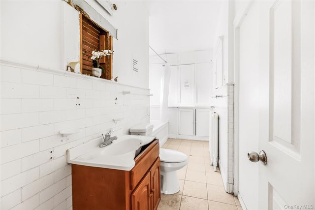 214 E Prospect Avenue, Mount Vernon, NY 10550