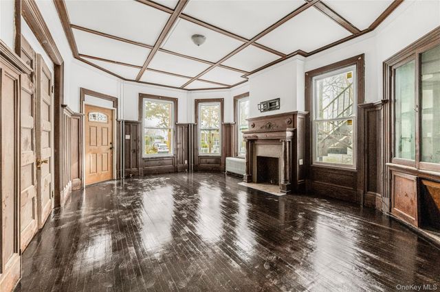 214 E Prospect Avenue, Mount Vernon, NY 10550