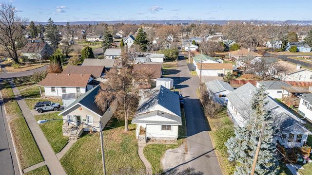 611 12th Ave E, Superior, WI 54880